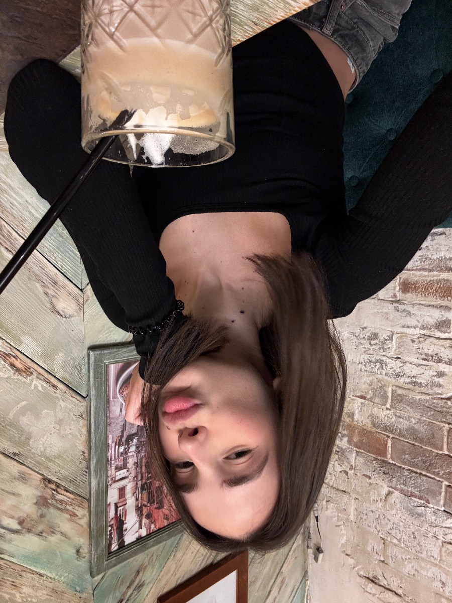 Fresh photos, fresh mood — Tina online in Wroclaw